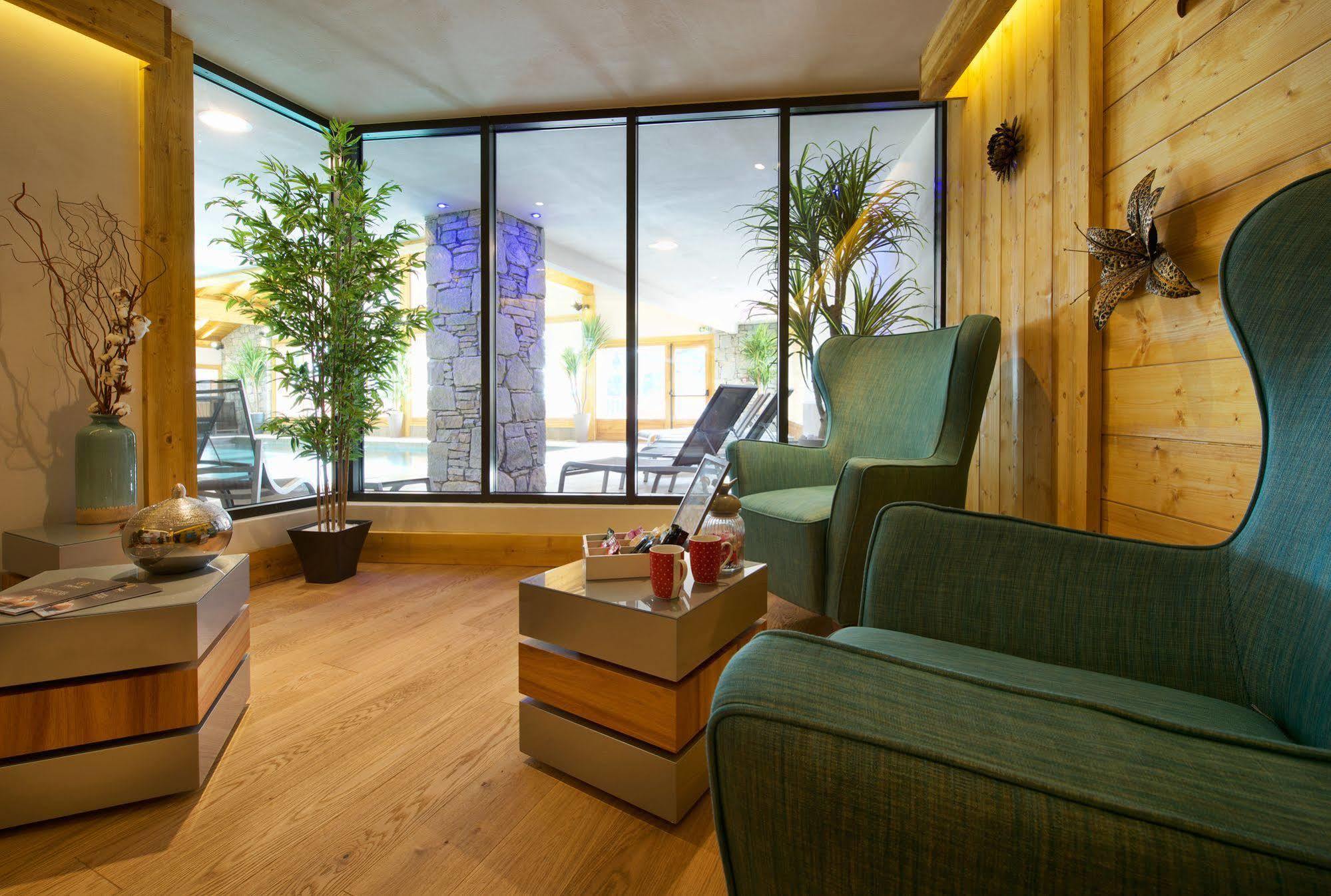 Cgh Residences And Spa Les Chalets De Leana 雷加霍斯达哈施 外观 照片