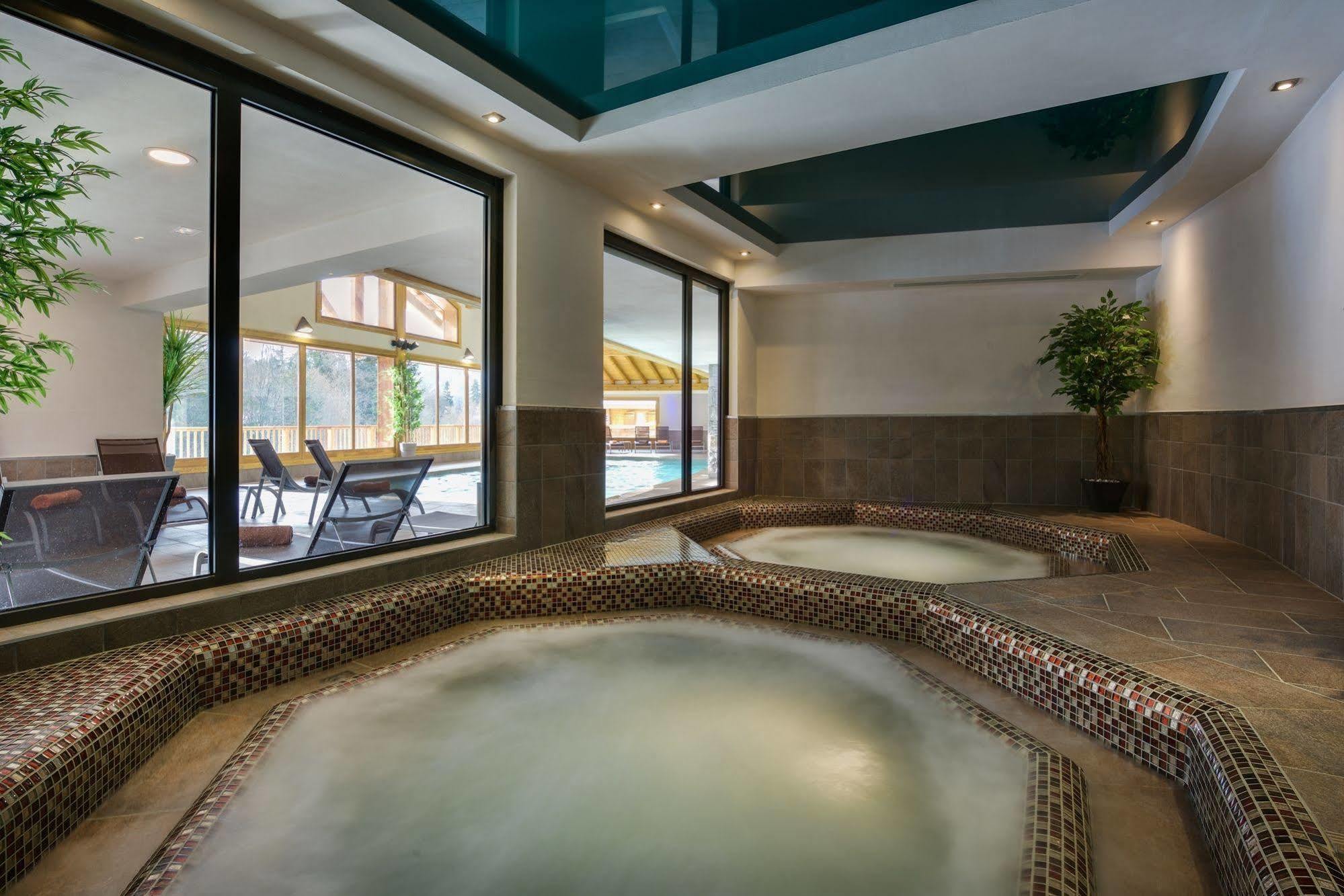 Cgh Residences And Spa Les Chalets De Leana 雷加霍斯达哈施 外观 照片
