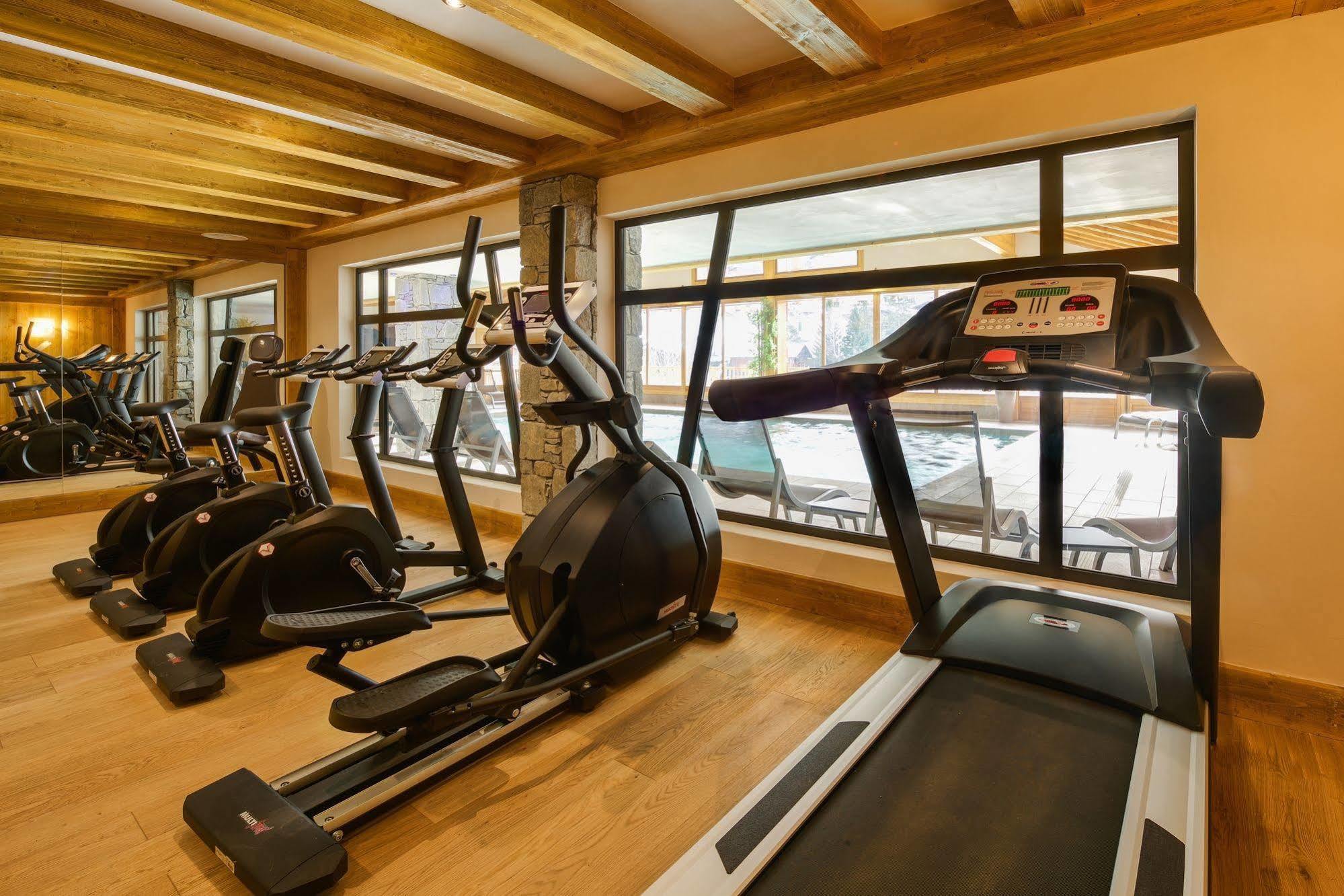Cgh Residences And Spa Les Chalets De Leana 雷加霍斯达哈施 外观 照片