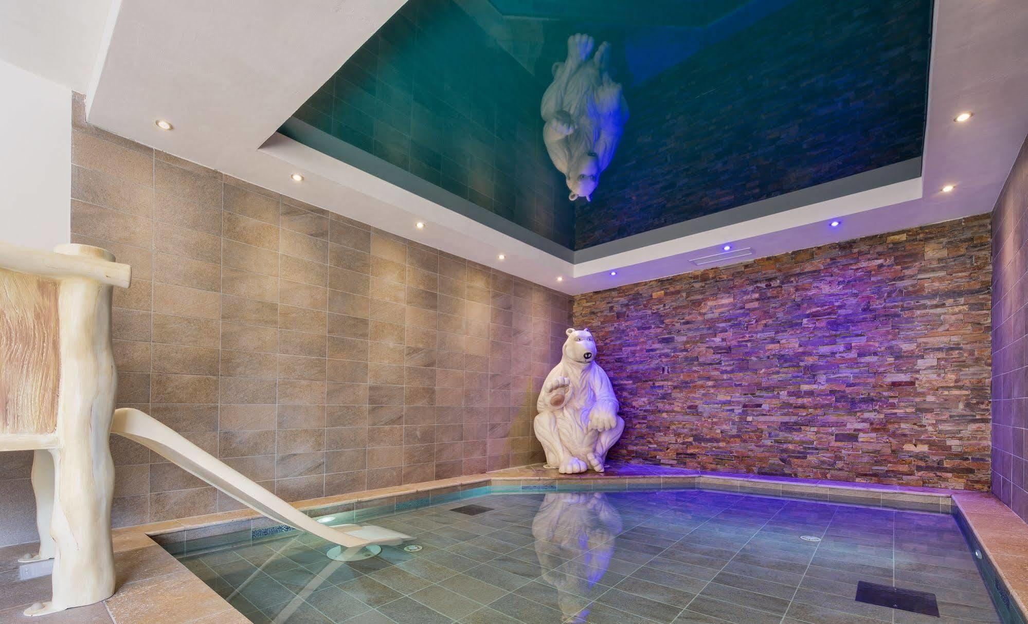 Cgh Residences And Spa Les Chalets De Leana 雷加霍斯达哈施 外观 照片